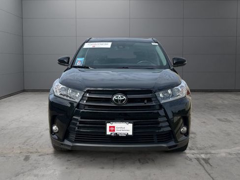 Used 2017 Toyota Highlander SE AWD/4WD image 8