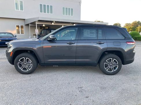 New 2024 Jeep Grand Cherokee Trailhawk w/ Advanced Protech Group II AWD/4WD image 2