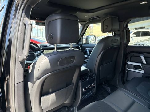 Used 2021 Land Rover Defender 110 X-Dynamic HSE AWD/4WD image 27