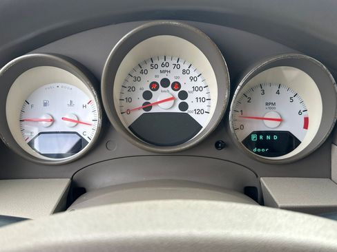 Used 2009 Dodge Caliber SXT image 24