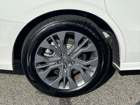 Used 2025 Honda Odyssey Touring image 7