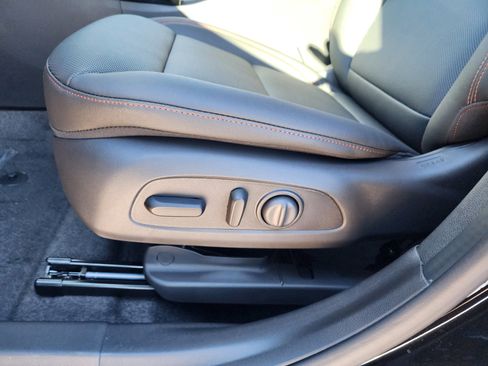 New 2026 Chevrolet Trax RS w/ Sunroof Package image 25