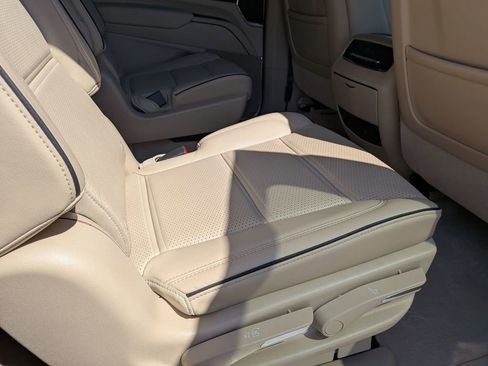 Certified 2024 Cadillac Escalade ESV Premium Luxury AWD/4WD image 25