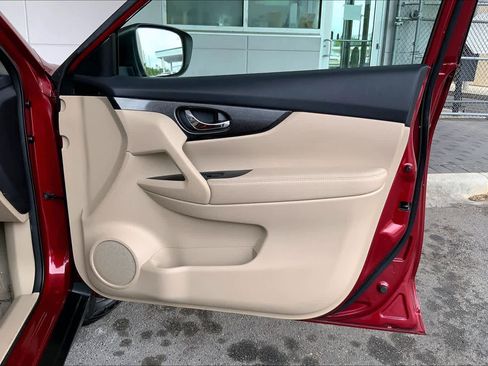 Used 2015 Nissan Rogue SL FWD image 23