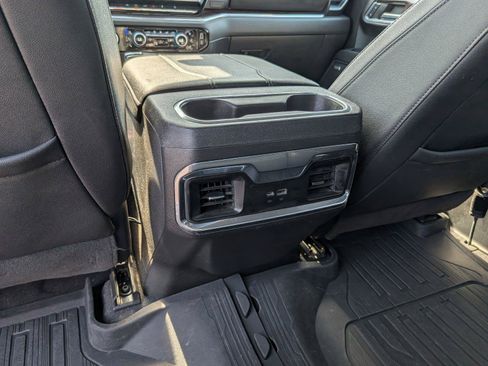 Used 2023 GMC Sierra 1500 SLT w/ SLT Premium Package AWD/4WD image 31