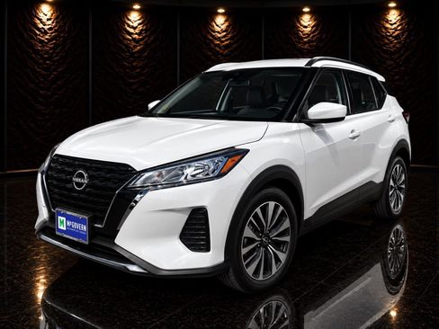 Used 2024 Nissan Kicks SV FWD image 1