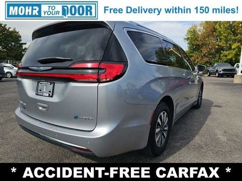 Used 2021 Chrysler Pacifica Touring-L image 10