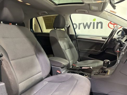 Used 2016 Volkswagen Golf S FWD image 10