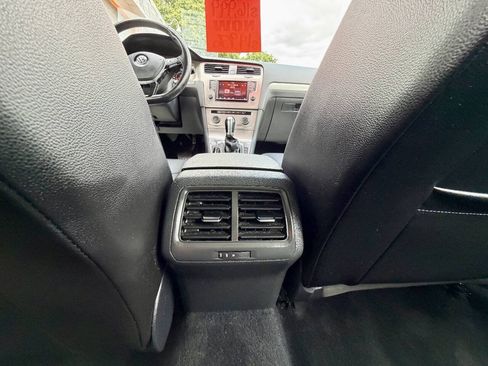 Used 2017 Volkswagen Golf SE FWD image 25