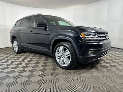Used 2019 Volkswagen Atlas SE w/ Towing Package image 2