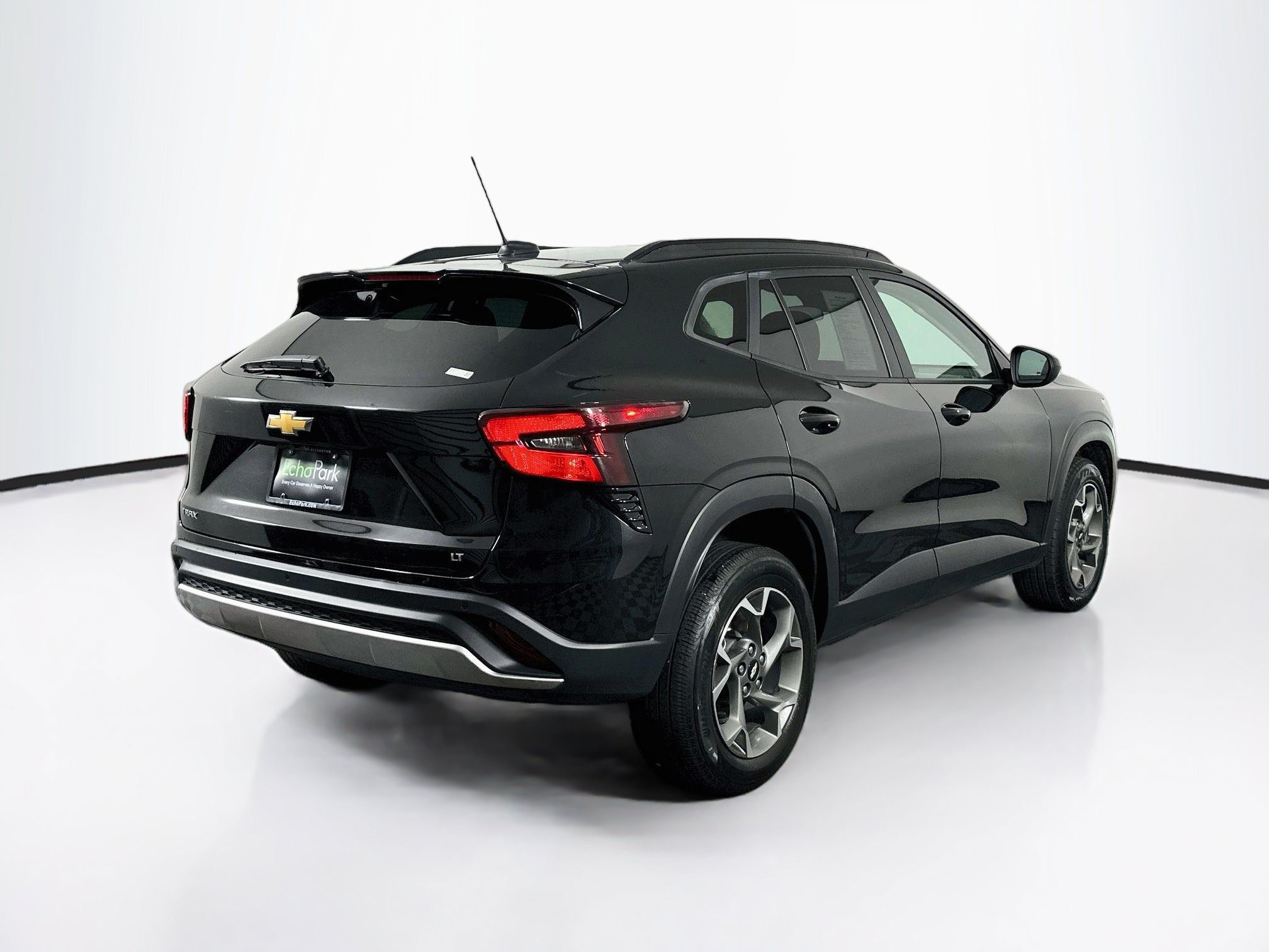 Used 2024 Chevrolet Trax LT w/ Driver Confidence Package FWD image 9