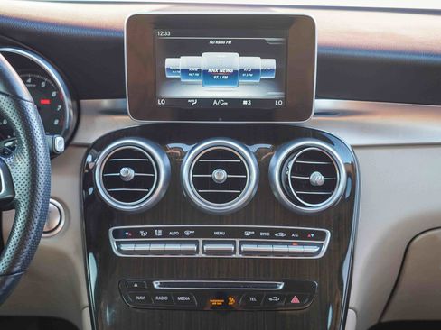 Used 2019 Mercedes-Benz GLC 300 image 41