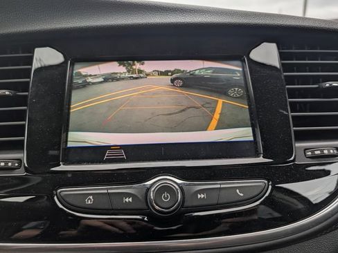 Used 2022 Buick Encore Preferred AWD/4WD image 26