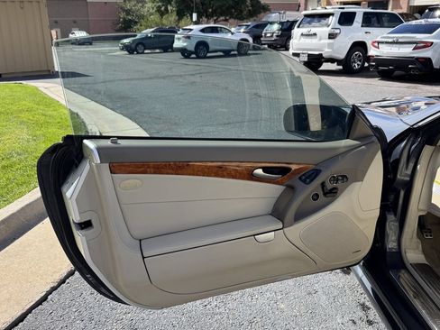 Used 2009 Mercedes-Benz SL 550 image 17