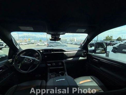 Used 2025 GMC Sierra 3500 AT4 w/ Technology Package AWD/4WD image 8