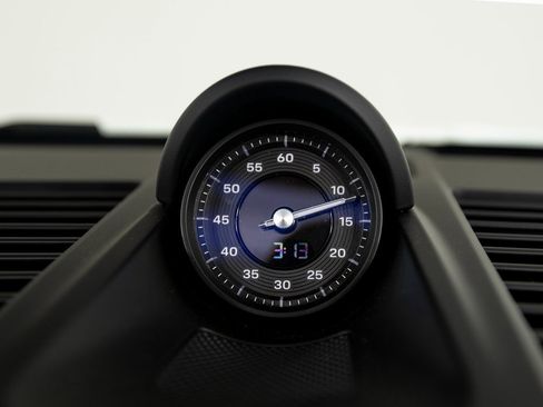 Certified 2025 Porsche 911 Carrera image 23