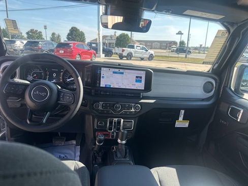 New 2025 Jeep Gladiator Willys image 36