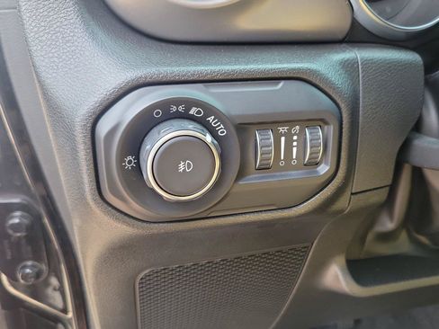 Used 2022 Jeep Wrangler Unlimited Sport AWD/4WD image 18