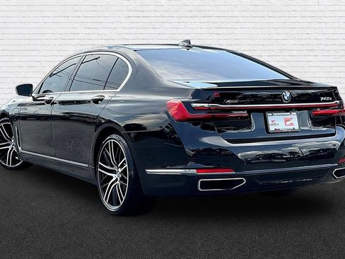 Used 2020 BMW 745e xDrive AWD/4WD image 4