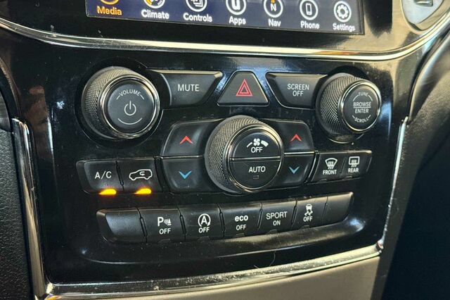 Certified 2022 Jeep Grand Cherokee Laredo X AWD/4WD image 18