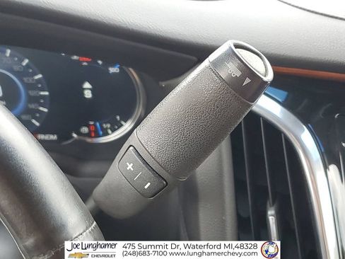 Used 2016 Cadillac Escalade Premium AWD/4WD image 18