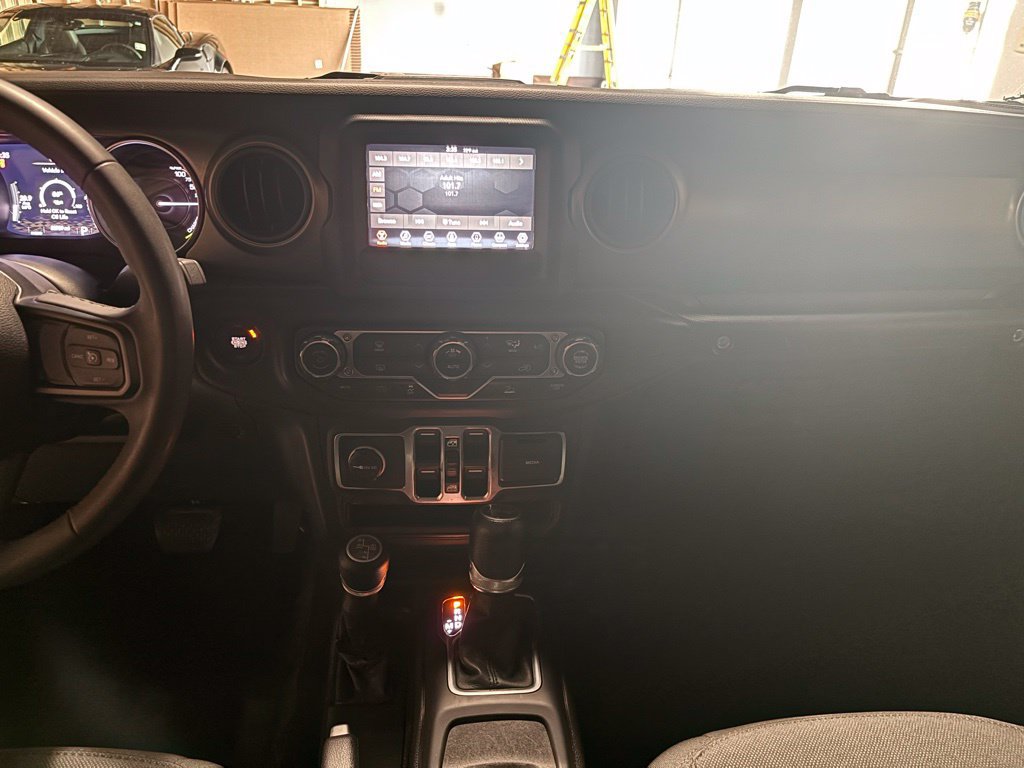 Used 2023 Jeep Wrangler Unlimited AWD/4WD image 14