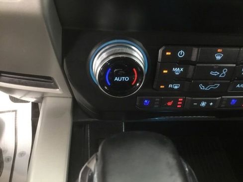 Used 2019 Ford F150 Lariat w/ Equipment Group 502A Luxury image 27