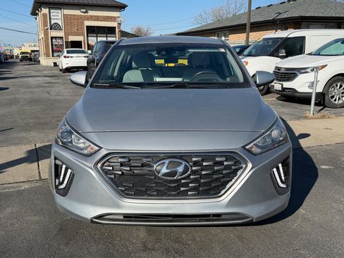 Used 2022 Hyundai Ioniq SE image 2
