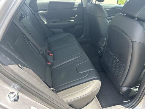New 2025 Hyundai Elantra Limited image 15