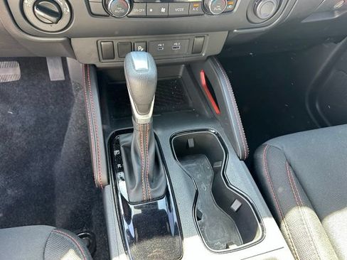 Used 2025 Nissan Frontier PRO-4X AWD/4WD image 18