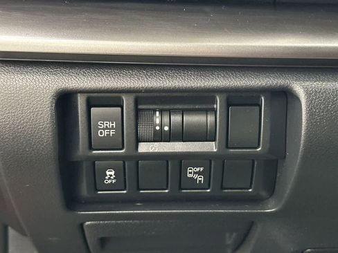 Used 2018 Subaru Crosstrek 2.0i Limited image 18