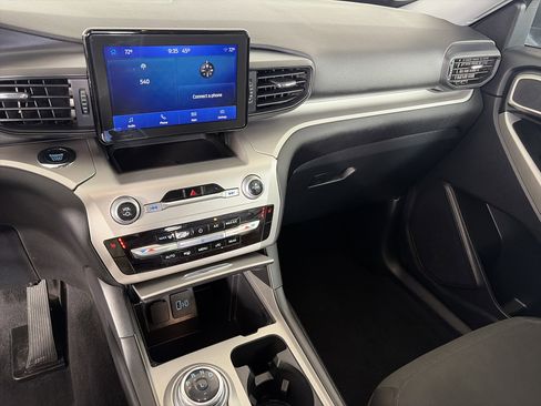 Used 2022 Ford Explorer XLT w/ Class IV Trailer Tow Package image 4