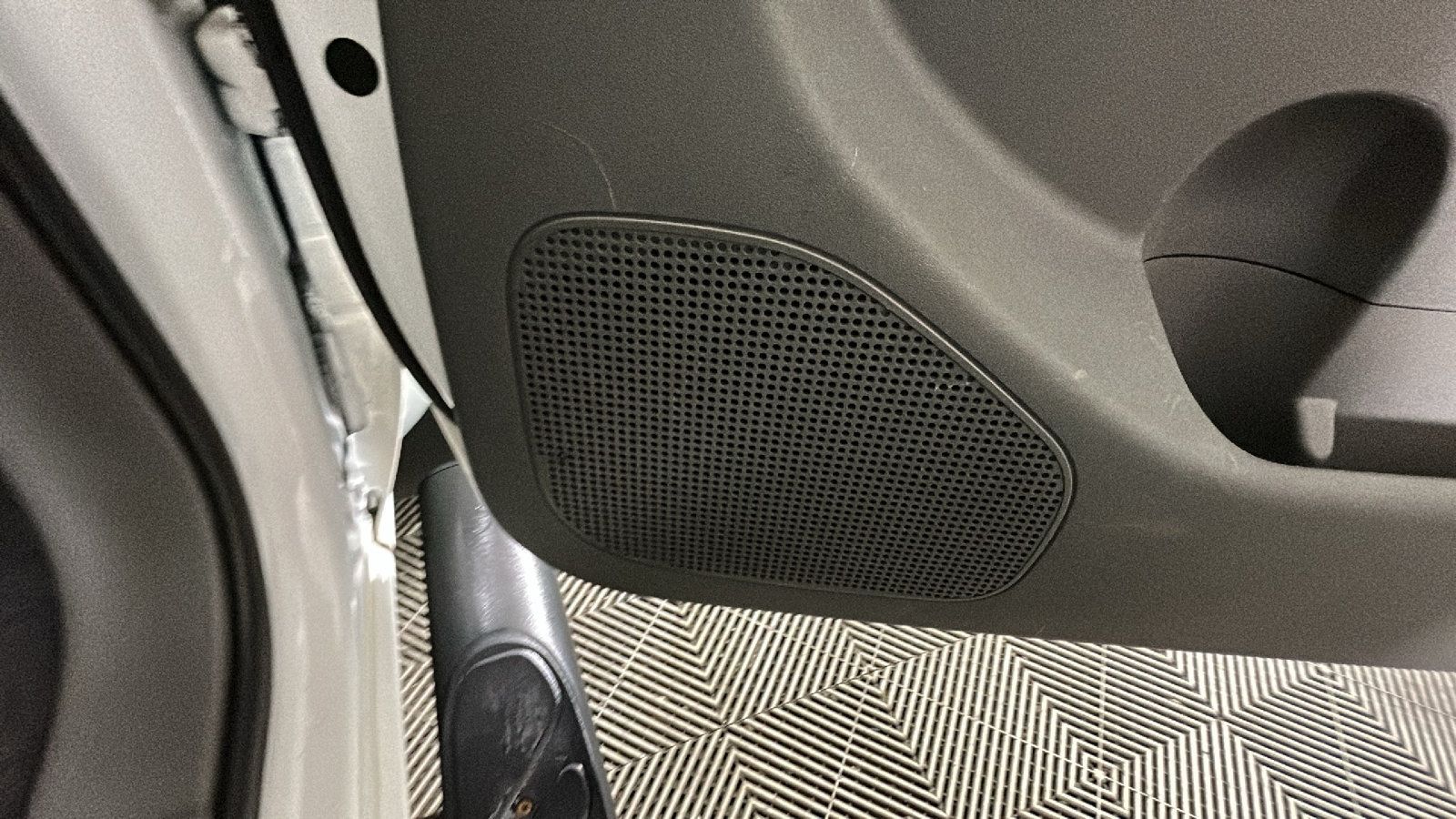 Used 2020 Nissan Frontier SV w/ Midnight Edition Floor Mats AWD/4WD image 36