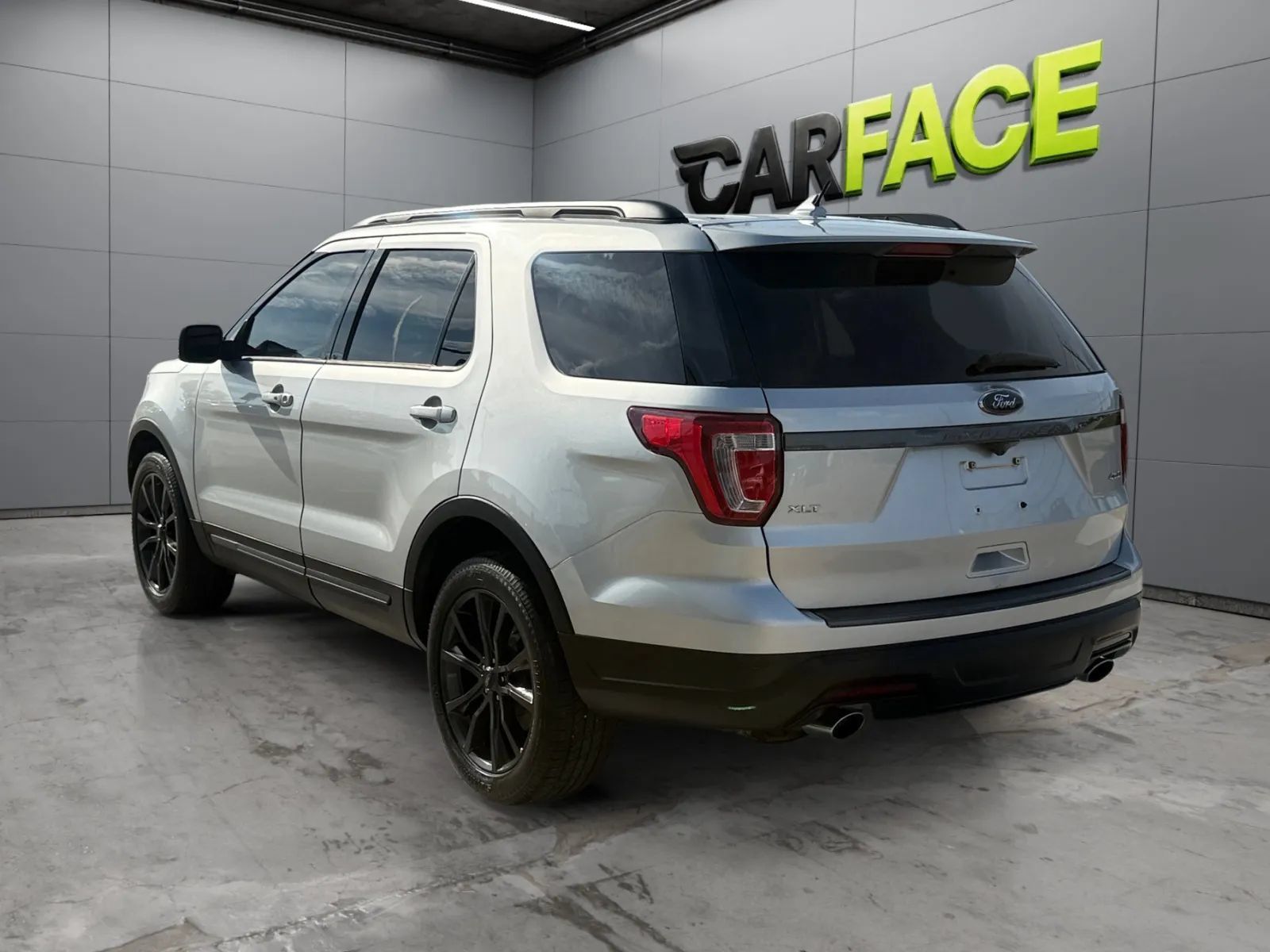 Used 2019 Ford Explorer XLT w/ Equipment Group 202A AWD/4WD image 8