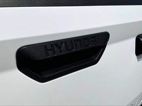 Used 2025 Hyundai Santa Cruz SEL FWD image 27