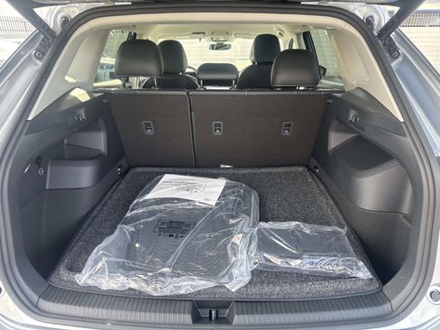New 2026 Volkswagen Tiguan SE image 5