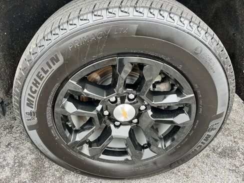 Used 2025 Chevrolet Tahoe LT image 16