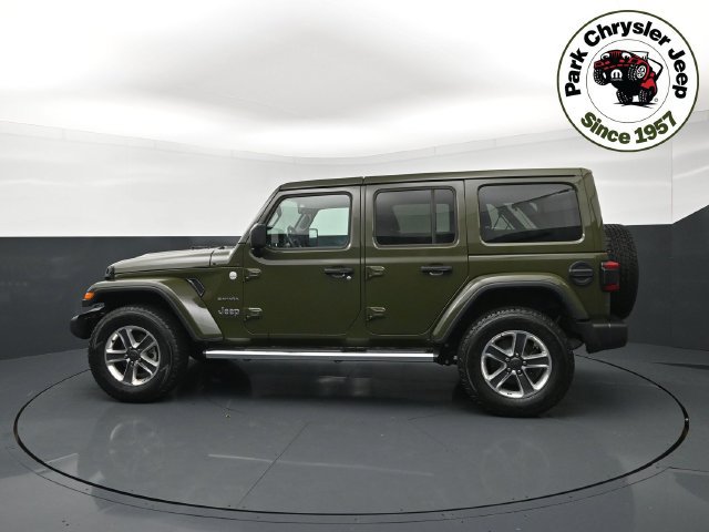 Used 2022 Jeep Wrangler Unlimited Sahara w/ LED Lighting Group AWD/4WD image 3