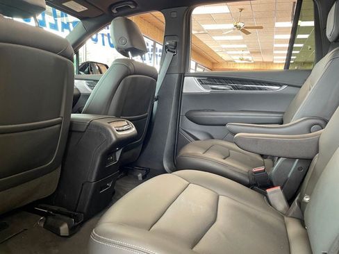 Used 2023 Cadillac XT6 Premium Luxury w/ Technology Package AWD/4WD image 22