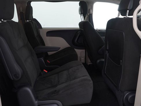 Used 2015 Dodge Grand Caravan SE w/ Quick Order Package 29E SE image 12