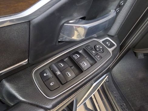 Used 2022 RAM 2500 Laramie AWD/4WD image 13