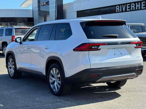 Used 2024 Toyota Grand Highlander AWD image 5