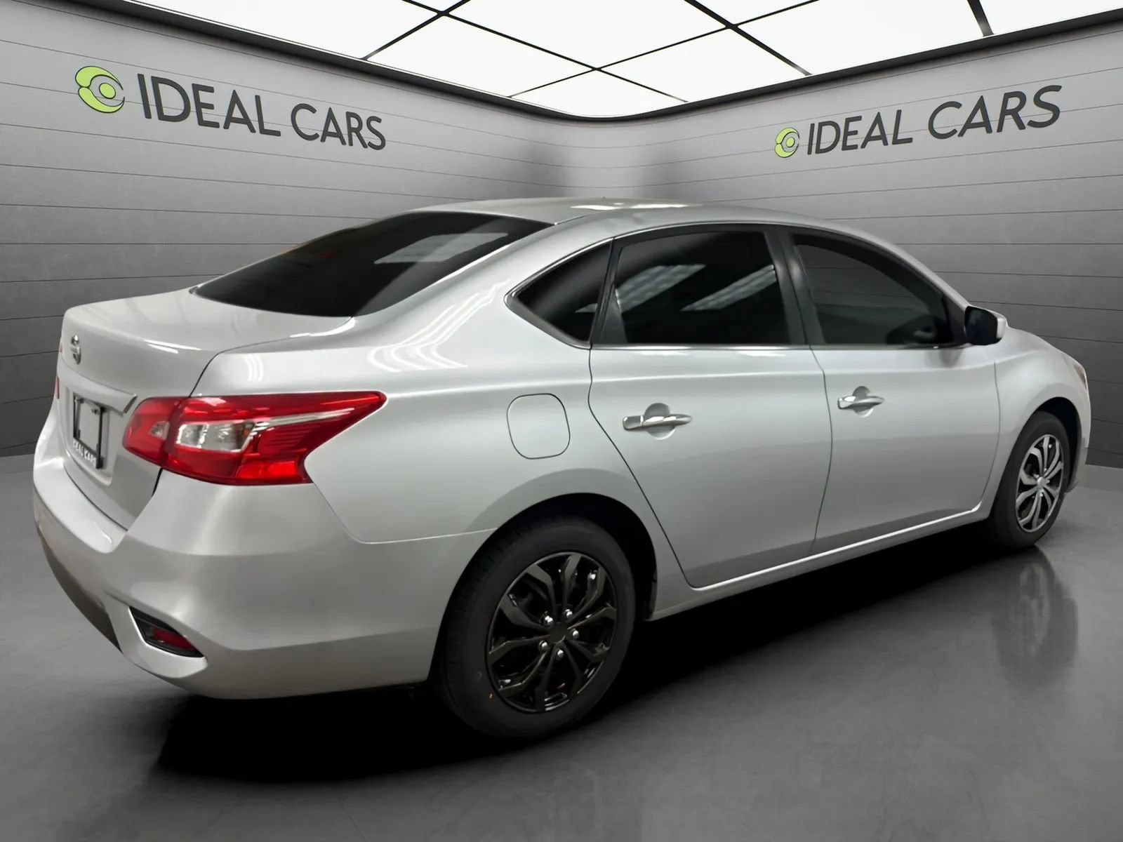 Used 2018 Nissan Sentra S FWD image 5