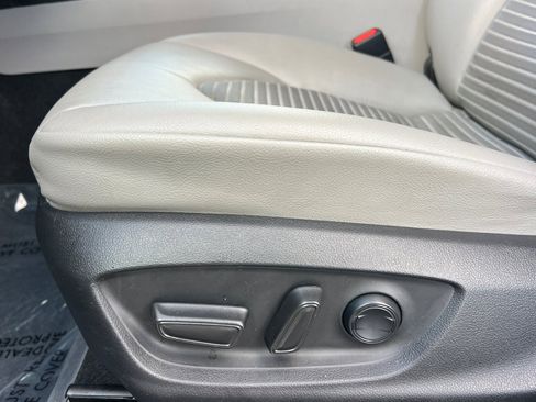 Used 2022 Toyota Camry SE image 14