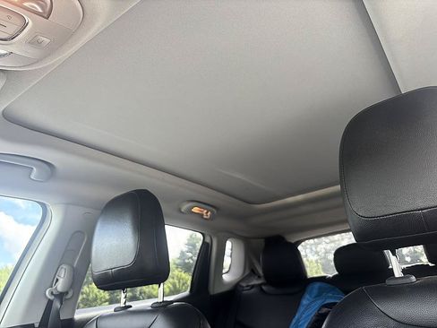 Used 2018 Jeep Compass Limited w/ Navigation Group AWD/4WD image 26