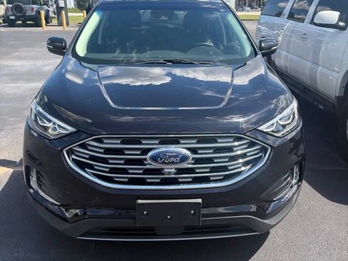 Used 2019 Ford Edge Titanium w/ Equipment Group 301A AWD/4WD image 2