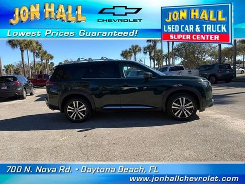 Used 2025 Nissan Pathfinder Platinum w/ Cargo Package image 17