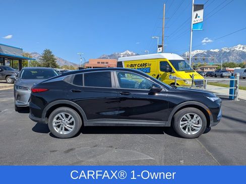 Used 2025 Buick Envista Preferred FWD image 2
