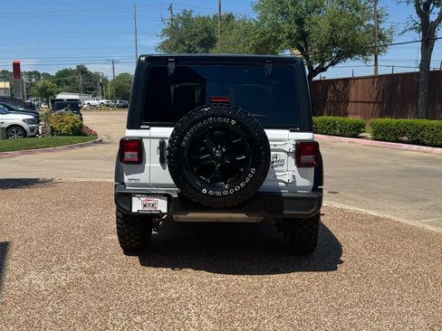 Used 2023 Jeep Wrangler Sport AWD/4WD image 9