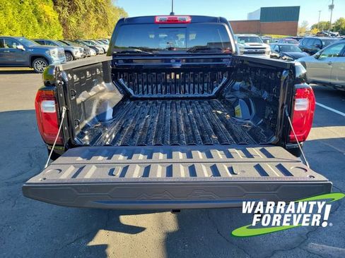 New 2026 GMC Canyon AT4 w/ AT4 Premium Package image 17